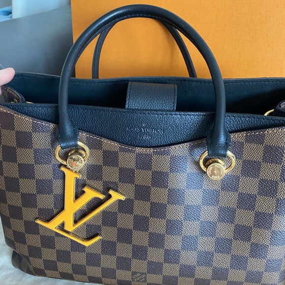 ❌SOLD❌LOUIS VUITTON RIVERSIDE - Picture 4 of 16